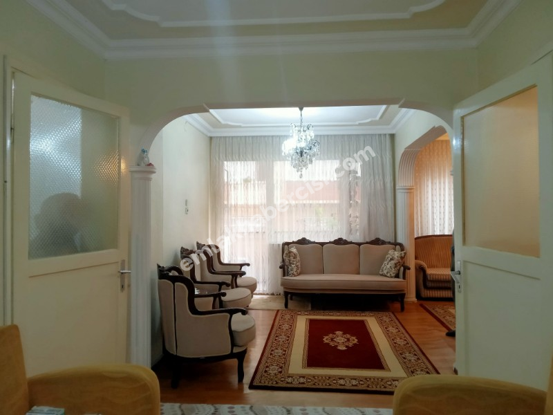 EMLAK HABERCİSİ 'NDEN MUDANYA ÖMERBEY MERKEZDE POSTANE MEVKİİ 1.KAT 3+1 ARA KAT DAİRE