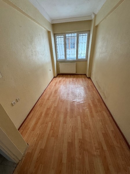 Çırçır'da Metro'ya 2 Dk Düzayak 2+1 & 1.Kat Balkonlu Kiralık Daire