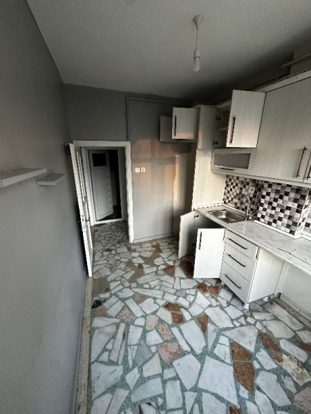 Yeşilpınar'da Metro'ya 5 Dk 1+1 Arakat Kiralık Daire