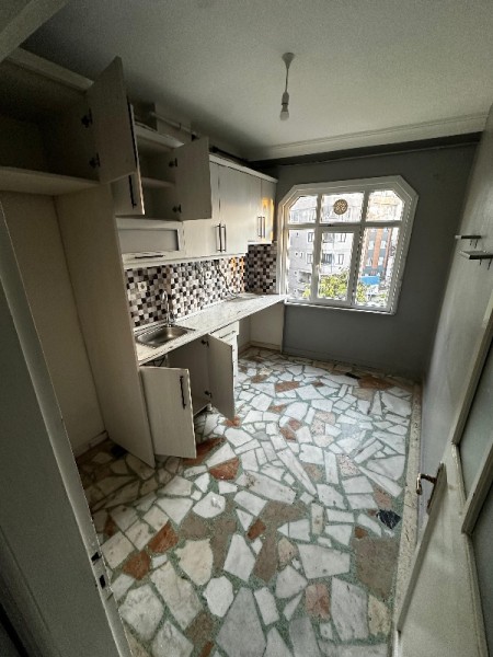 Yeşilpınar'da Metro'ya 5 Dk 1+1 Arakat Kiralık Daire