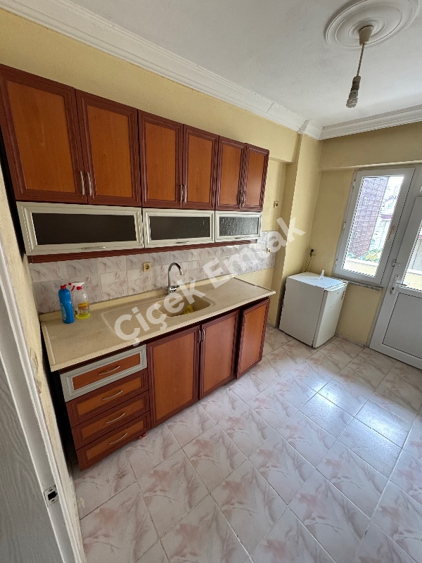 Çırçır'da Metro'ya 2 Dk Düzayak 2+1 & 1.Kat Balkonlu Kiralık Daire