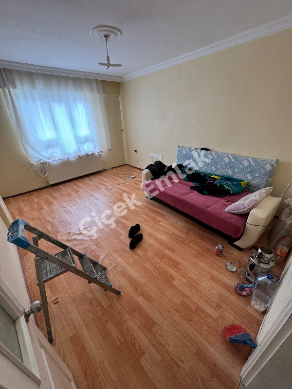 Çırçır'da Metro'ya 2 Dk Düzayak 2+1 & 1.Kat Balkonlu Kiralık Daire