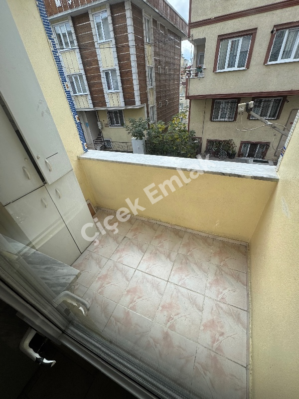 Çırçır'da Metro'ya 2 Dk Düzayak 2+1 & 1.Kat Balkonlu Kiralık Daire