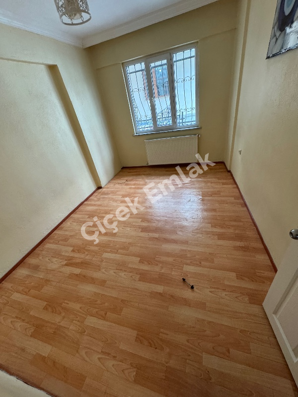 Çırçır'da Metro'ya 2 Dk Düzayak 2+1 & 1.Kat Balkonlu Kiralık Daire