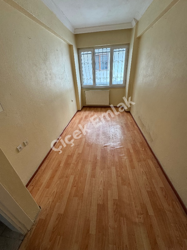 Çırçır'da Metro'ya 2 Dk Düzayak 2+1 & 1.Kat Balkonlu Kiralık Daire