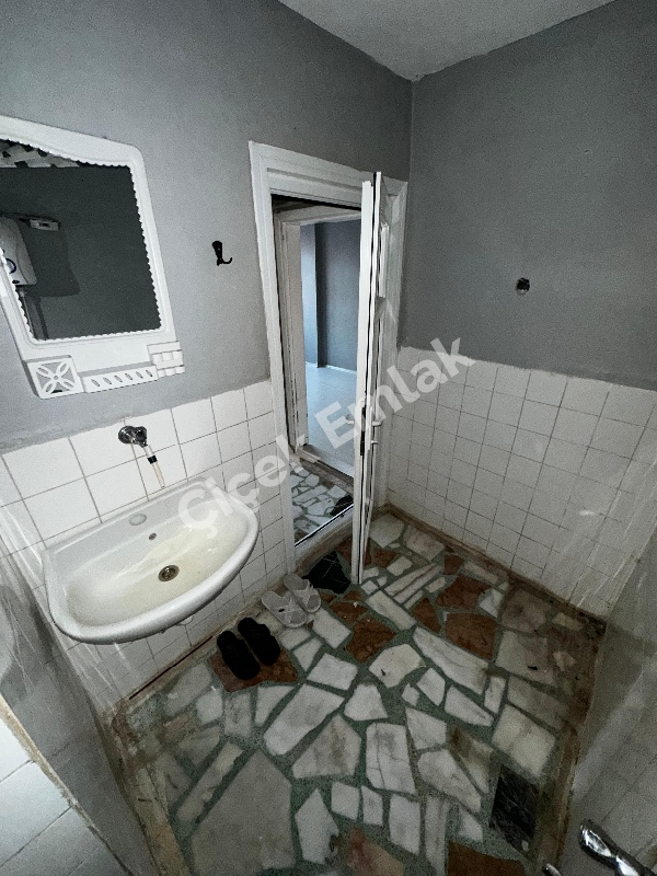 Yeşilpınar'da Metro'ya 5 Dk 1+1 Arakat Kiralık Daire