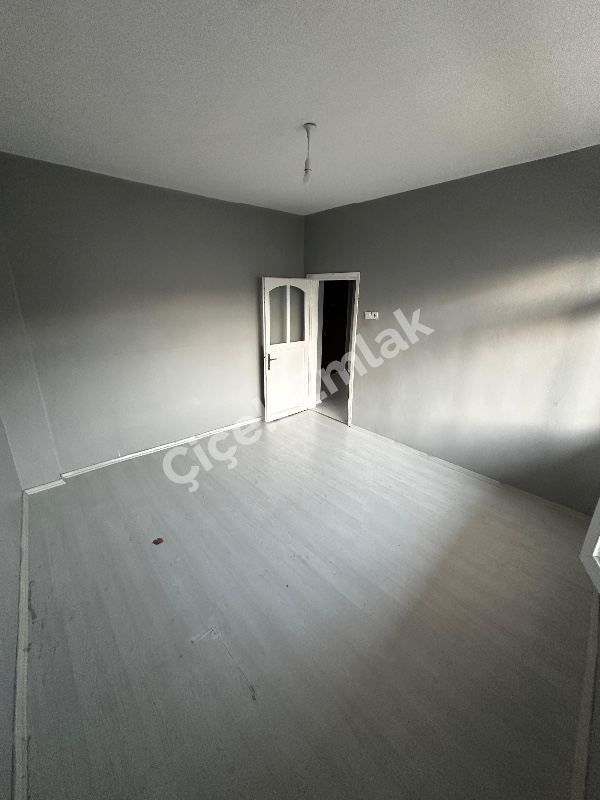 Yeşilpınar'da Metro'ya 5 Dk 1+1 Arakat Kiralık Daire