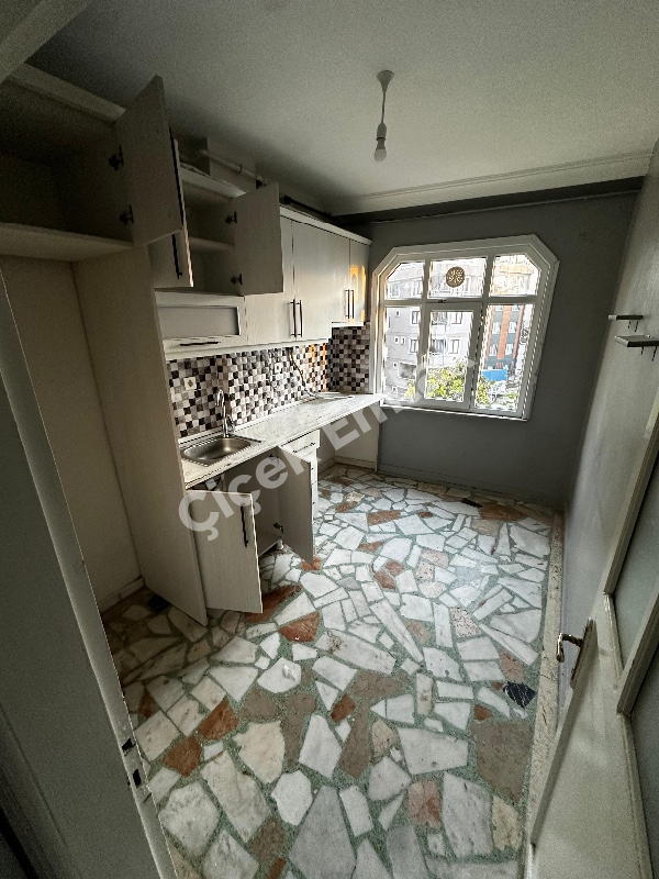 Yeşilpınar'da Metro'ya 5 Dk 1+1 Arakat Kiralık Daire