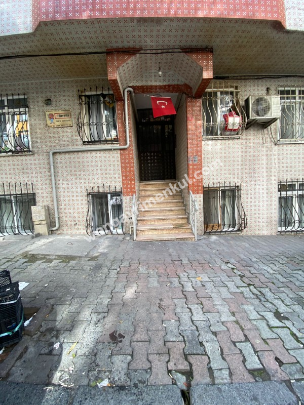 İÇİ KOPLE YENİLENMİŞ ÇİFT BALKONLU KİRALIK GENİŞ DAİRE