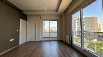 Elmas’tan M.Kemal’de Geniş Oturumlu Yatırıma Uygun 1+1