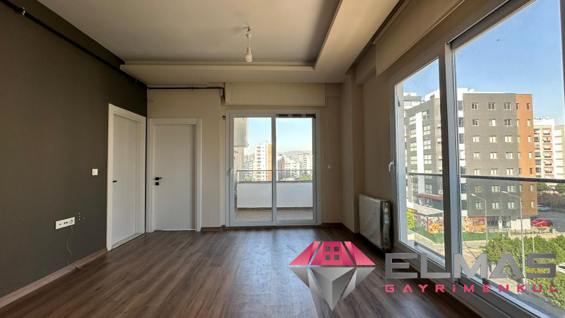 Elmas’tan M.Kemal’de Geniş Oturumlu Yatırıma Uygun 1+1