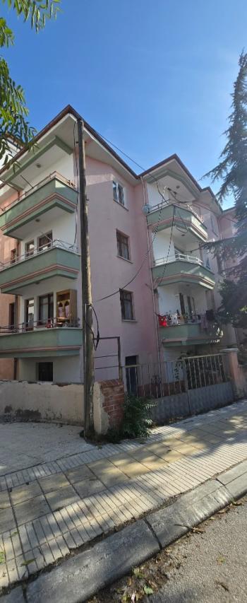 GÜVENAY - ÇORUM ULUKAVAK MAH. BEDİR CAMİİ CİVARI 3+1 KİRALIK DAİRE