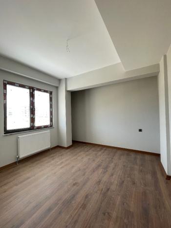 Güvenay - Çorum Çepni Mahallesi  Fen Lisesi Civarı  2+1 Satılık Daire 