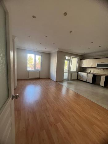 GÜVENAY - ÇORUM ULUKAVAK DR. İLHAN GÜREL CADDESİ 4+1 KİRALIK DAİRE