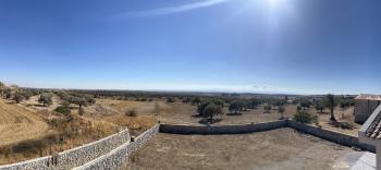 Girne Pınarbaşı Bölgesinde Satılık Geniş Türk Malı Çiftlik Evi