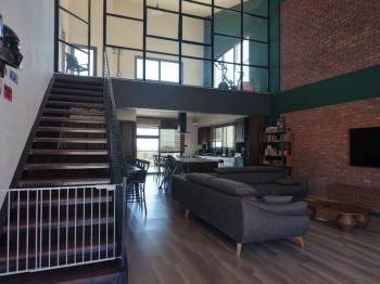 Girne Pınarbaşı Bölgesinde Satılık Geniş Türk Malı Çiftlik Evi