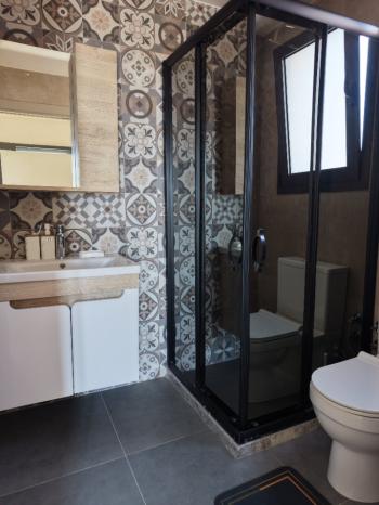 Girne Pınarbaşı Bölgesinde Satılık Geniş Türk Malı Çiftlik Evi