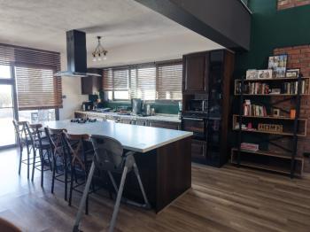 Girne Pınarbaşı Bölgesinde Satılık Geniş Türk Malı Çiftlik Evi