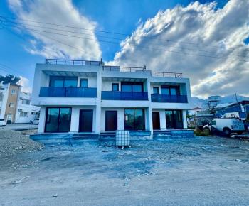 Girne Lapta Bolgesinde 2+1 Satılık Teraslı İkiz Villa