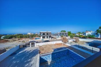 Girne Çatalköy'de 3+1 Sıfır Havuzlu Villa