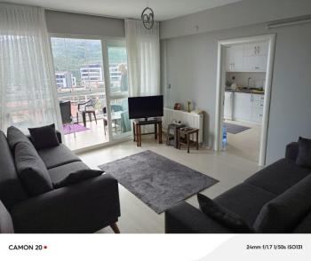 EMLAK HABERCİSİ 'NDEN MUDANYA HALİTPAŞA ÜST KISIMDA HAVUZLU KAT MÜLKİYETLİ OTOPARKLI SİTEDE 85 M2 ARA KAT SATILIK  1+1 DAİRE