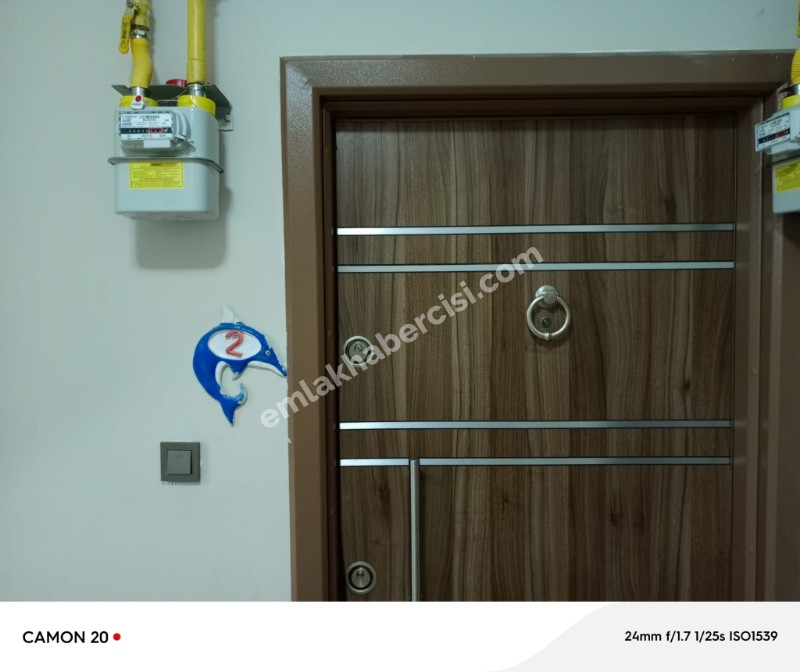 EMLAK HABERCİSİ 'NDEN MUDANYA HALİTPAŞA ÜST KISIMDA HAVUZLU KAT MÜLKİYETLİ OTOPARKLI SİTEDE 85 M2 ARA KAT SATILIK  1+1 DAİRE