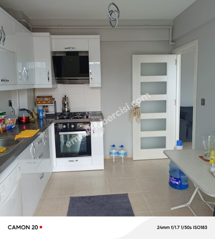 EMLAK HABERCİSİ 'NDEN MUDANYA HALİTPAŞA ÜST KISIMDA HAVUZLU KAT MÜLKİYETLİ OTOPARKLI SİTEDE 85 M2 ARA KAT SATILIK  1+1 DAİRE