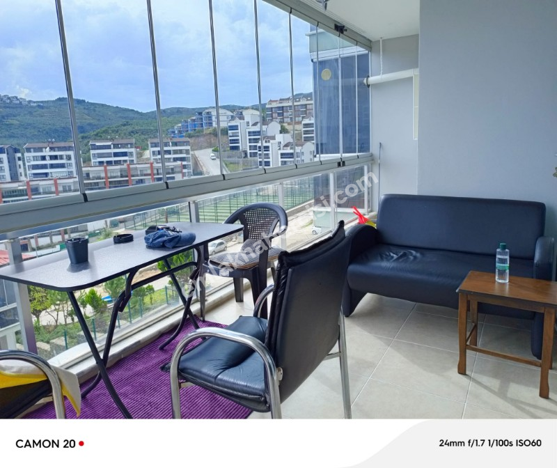 EMLAK HABERCİSİ 'NDEN MUDANYA HALİTPAŞA ÜST KISIMDA HAVUZLU KAT MÜLKİYETLİ OTOPARKLI SİTEDE 85 M2 ARA KAT SATILIK  1+1 DAİRE