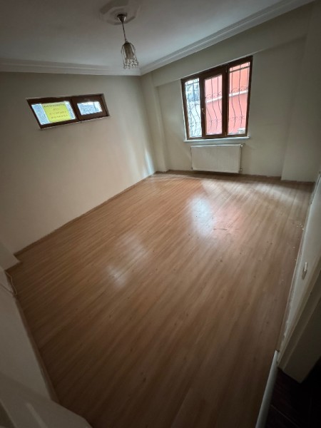 Yeşilpınar'da Metro'ya 7 Dk 2+1 & Kot 1 Boş Satılık Daire