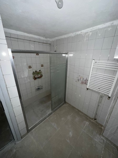 Binevler'de Metro'ya 2 Dk 2+1 Arakat Balkonlu Büyük Kiralık Daire