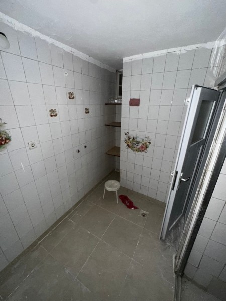 Binevler'de Metro'ya 2 Dk 2+1 Arakat Balkonlu Büyük Kiralık Daire