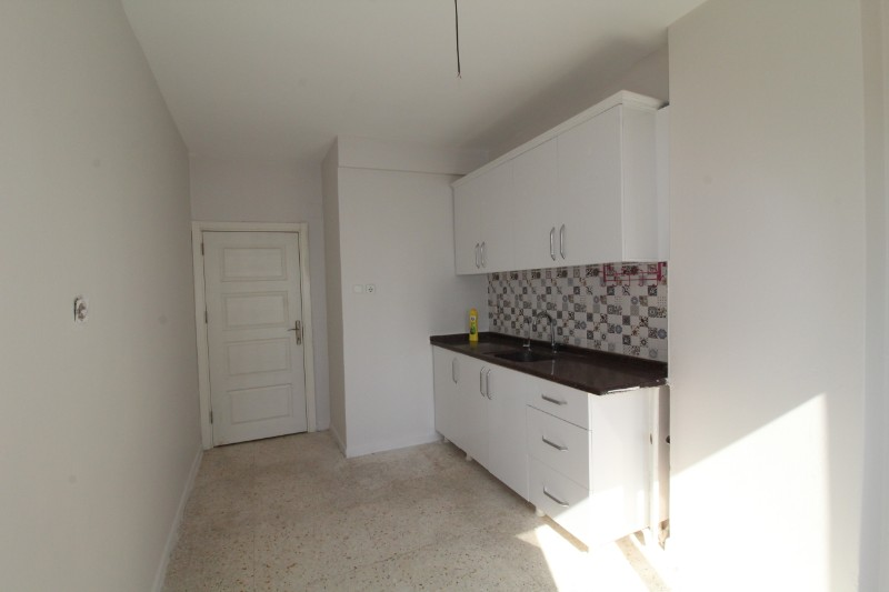 ASLAN'DAN MENDERESDE MERKEZİ KONUMDA BAĞIMSIZ MUTFAK KİRALIK 3+1