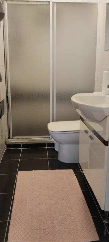 Kurtuluş'ta Metro Yakını Tam Eşyalı Kiralık Daire