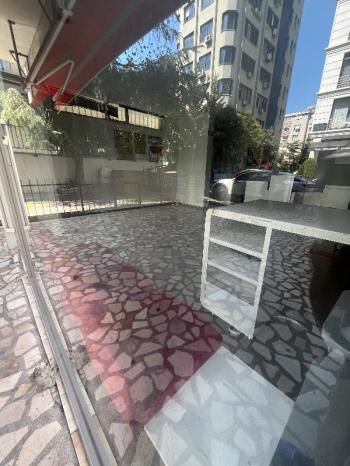 Kozyatağında kiralık dükkan