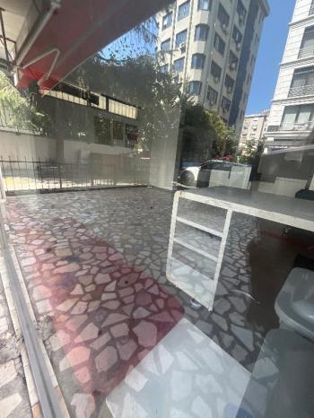Kozyatağında kiralık dükkan
