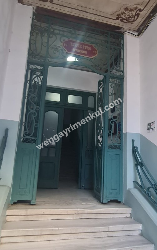 2+1TEVFİK TURA APT DENİZ MANZARALI EŞYALI KİRALIK DAİRE