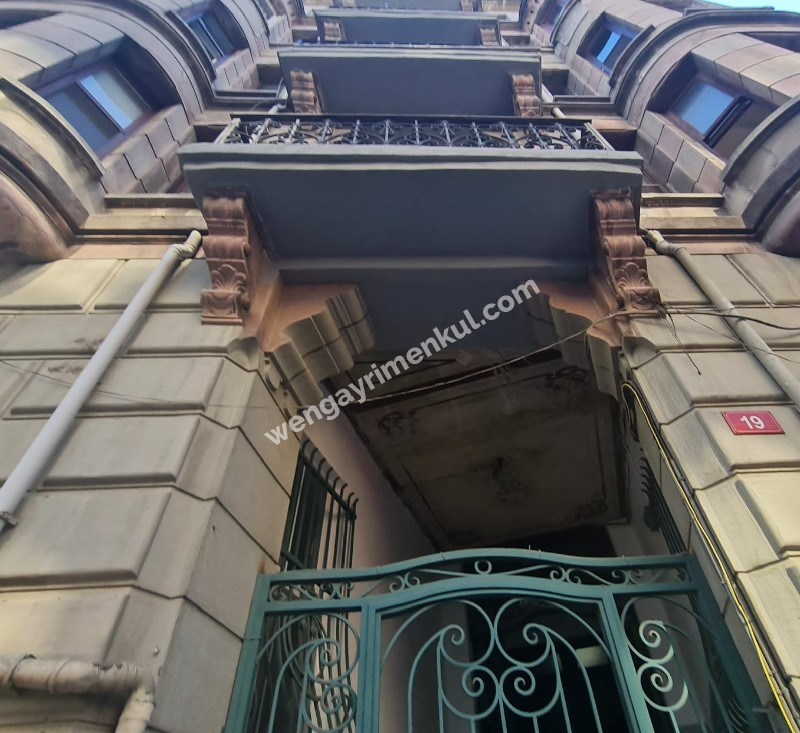 2+1TEVFİK TURA APT DENİZ MANZARALI EŞYALI KİRALIK DAİRE