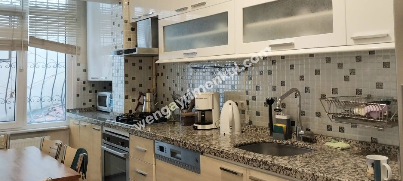 Kurtuluş'ta Metro Yakını Tam Eşyalı Kiralık Daire