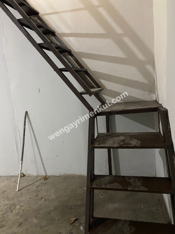 ÇİFT CEPELİ KİRALIK İŞ YERİ 3 KATLI OLDUKÇA KULLANIŞLI MERKEZİ LOKASYONDA 