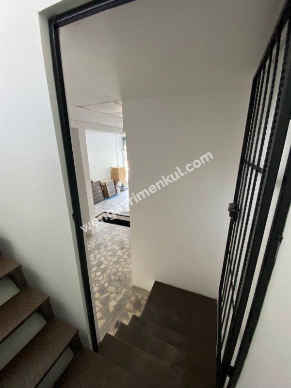 KİRALIK 3 KATLI ÇİFT CEPHELİ GENİŞ DÜKKAN