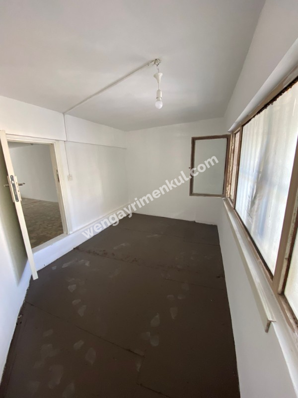 KİRALIK 3 KATLI ÇİFT CEPHELİ GENİŞ DÜKKAN