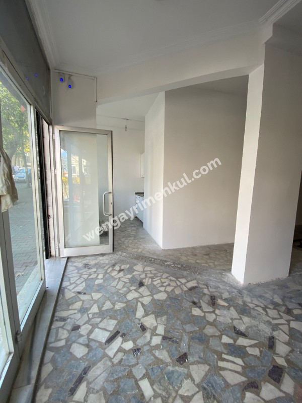 KİRALIK 3 KATLI ÇİFT CEPHELİ GENİŞ DÜKKAN