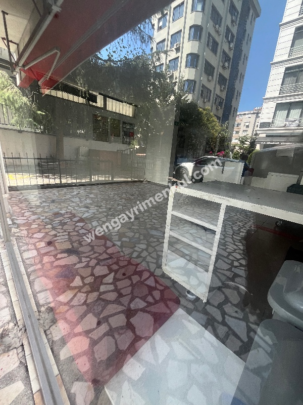 Kozyatağında kiralık dükkan