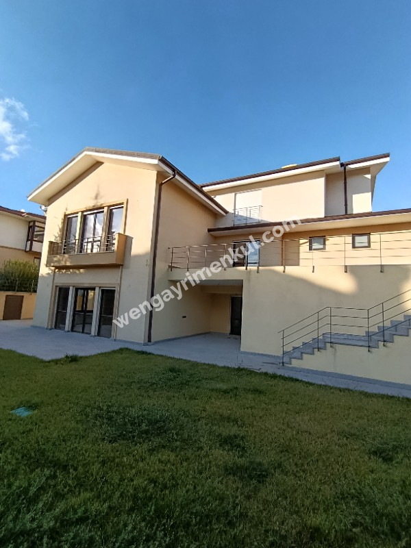 Tulumtaş Kargen Sitesi Müstakil Villa Köknar Cad. No:12
