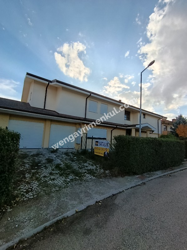 Tulumtaş Kargen Sitesi Müstakil Villa Köknar Cad. No:12