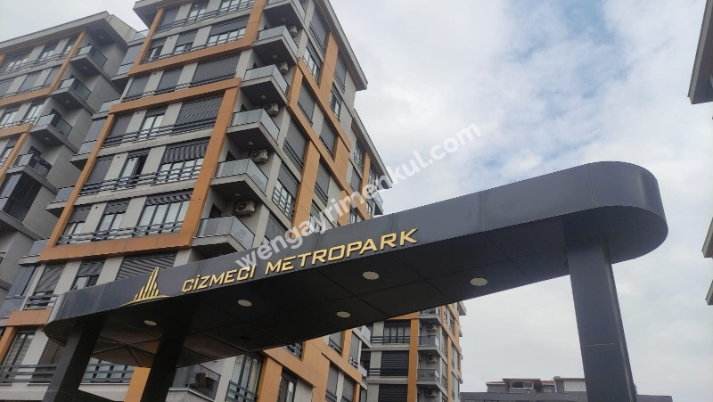Çekmeköy Taşdelen Çizmeci Metropark Sitesi’nde Satılık 3+1 Lüks Daire 