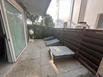 KÜÇÜK KAYMAKLI' DA ZEMİNKAT  SATILIK DAİRE