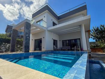 Girne Doğanköy  Kiralık Lüks 5+2 Villa 