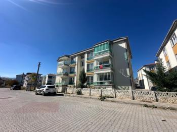 AFYON ÜÇOK EMLAKTAN MAREŞAL F ÇAKMAK MAH SATILIK 3+1 LÜX SIFIR AYARINDA DAİRE