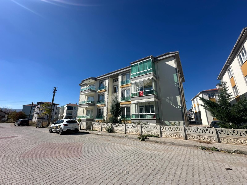 AFYON ÜÇOK EMLAKTAN MAREŞAL F ÇAKMAK MAH SATILIK 3+1 LÜX SIFIR AYARINDA DAİRE